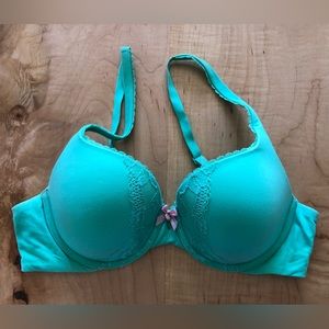 Victoria’s Secret Body by Victoria Padded Perfect Coverage. Sea foam green. 36C
